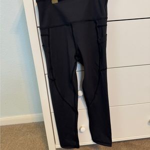 Zyia Size 2 Black Light n Tight High-Waisted Leggings